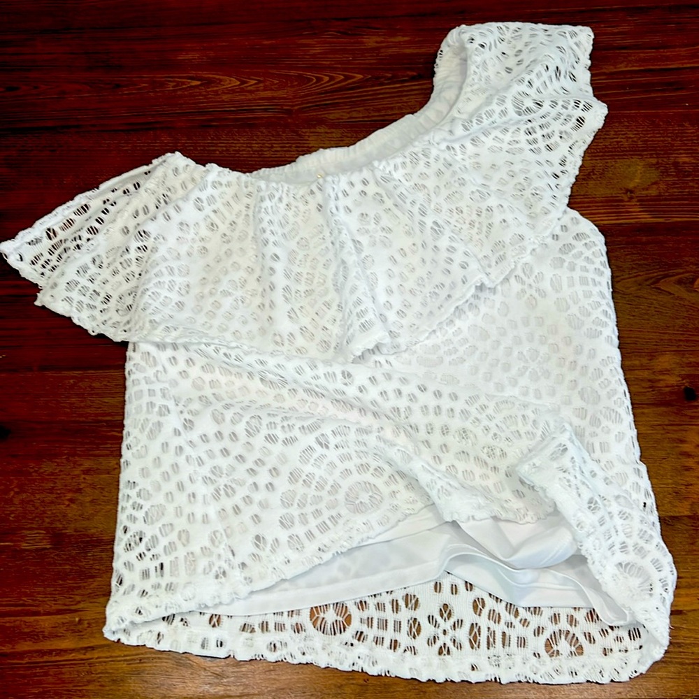 Lilly Pulitzer off shoulder blouse.  Size XS.  Brand new without tags